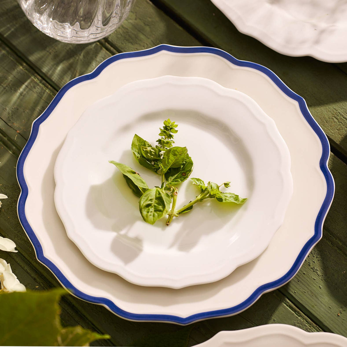 Stella Scalloped Blue Dinner Plate